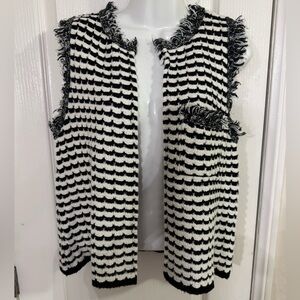 Beautiful Zara vest Monochrome Textured Vest.. with pocket on left side